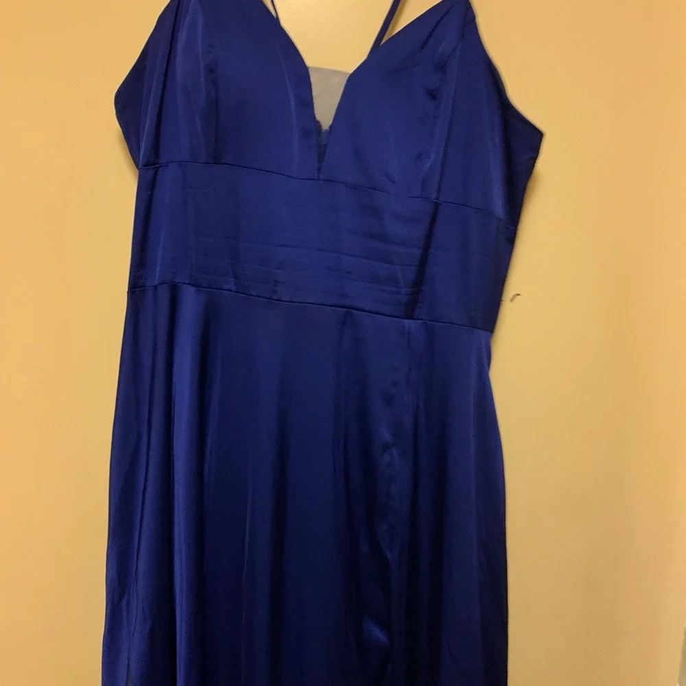 Natasha dress. GENTLY Worn ONCE! Has a slit along the front - Picture 6 of 9